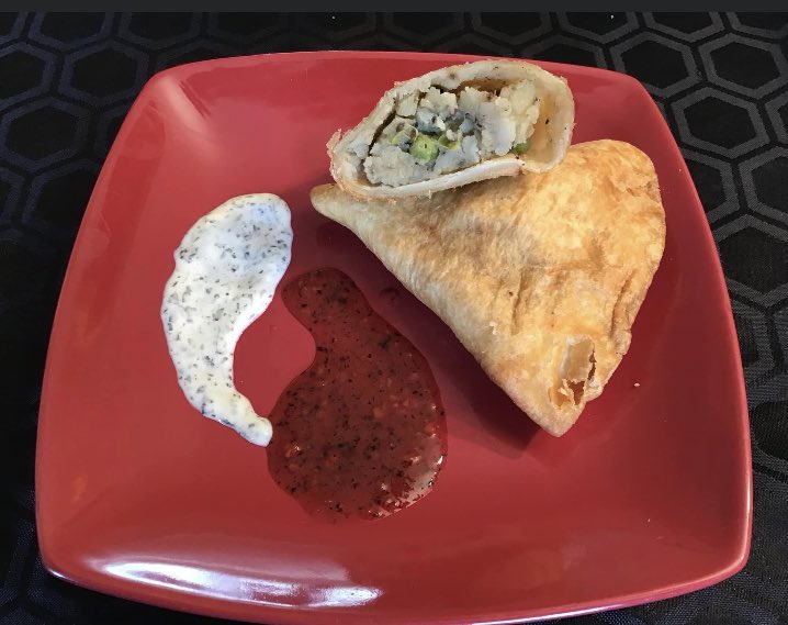 DeliDiamond's tweet photo. @HabsAdamsGS @HarperAdamsUni 10% off for all students  on our Samosas , we are at Newport Indoor Market 8:00 am to 3:30 pm Friday and Saturday. https://t.co/WTG6XsOiix