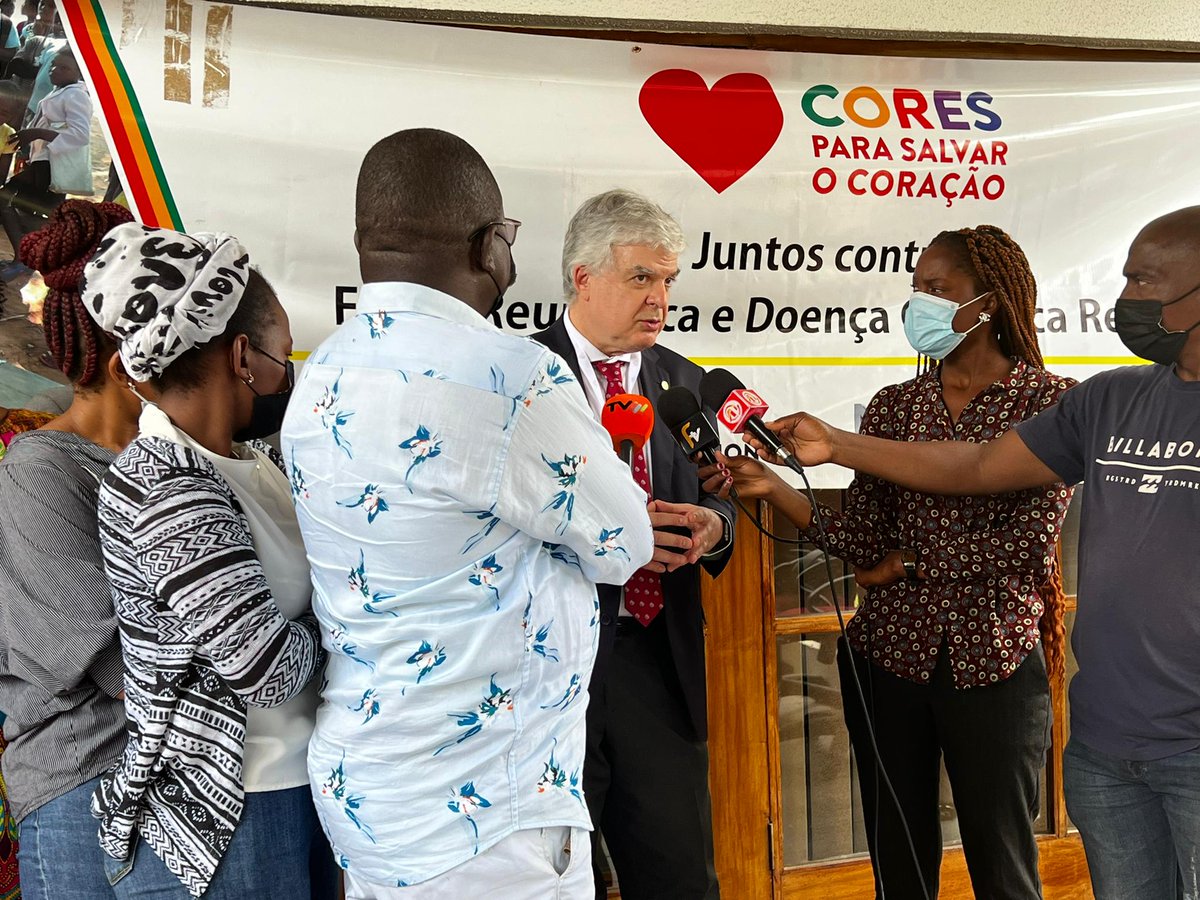 worldheartfed's tweet photo. WHF President @fjpinto1960 attending media at the offices of our Member @AndMiher in Maputo 🇲🇿. We continue to raise awareness of #RHD among the local population with our partners @TheHeartFund, @instituto_ins. Learn about our project #ColoursToSaveHearts: https://t.co/UaLKhTBsur https://t.co/shM7sVI8FN