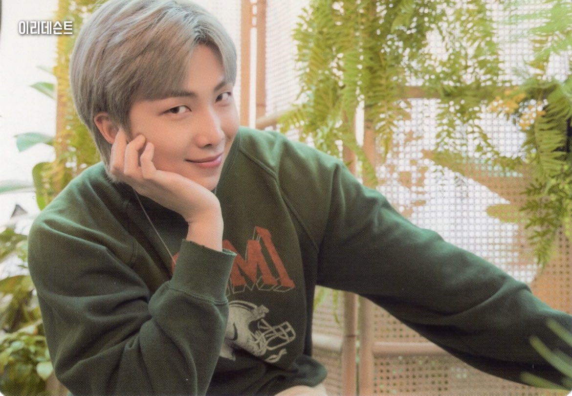 Iridescent9595's tweet photo. (scan) 머치박스(MERCH BOX #7)
포토카드  남준 석진 윤기 호석

#RM #JIN #SUGA #JHOPE #BTS @BTS_twt https://t.co/LH0VnkZomZ