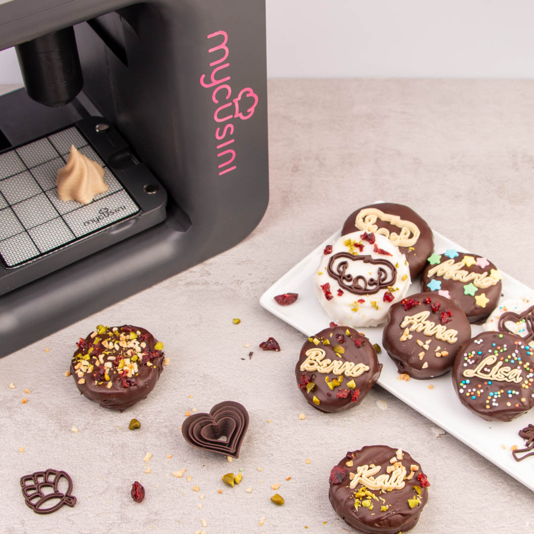 mycusini's tweet photo. Do you temper chocolate or do you get it to have a nice crunch and shine without tempering?
Here we show you how we temper chocolate:
https://t.co/wRDgQPZ8XB https://t.co/9VHlfSNmRT
