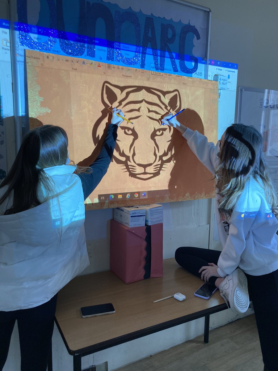 <a href="/FraserburghAcad/">Fraserburgh Academy</a> <a href="/Corbie_House/">Corbie House</a> getting fierce with Corbie House as they prepare their House Tapestry for the Assembly Hall #fiercelyindependent