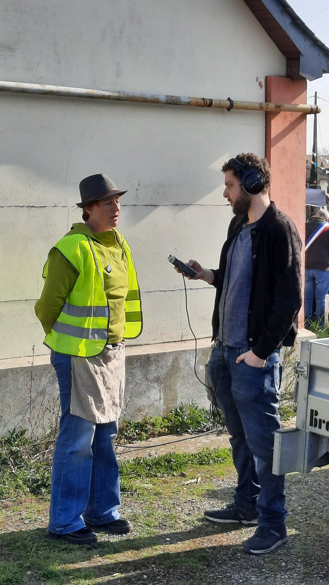 piedsdansleau76's tweet photo. @tendanceouest interview le #maire de #Bardouville et ses habitants à Maison Brûlée.
@paris_normandie @MetropoleRouenN @fbleuhnormandie @ChopardEnora @GpEcoloNormand https://t.co/7obfkaPv23