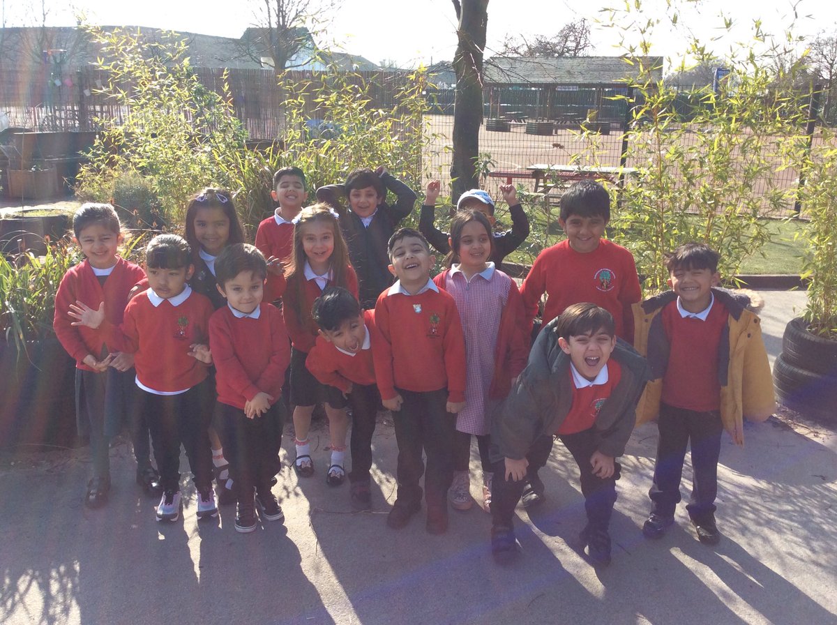 MrsPorteousBps's tweet photo. ⁦⁩ Well done to our Superstar Readers this week. Reading everyday is AWESOME!! ⁦@BirchfieldsPS⁩ ⁦@RecBps⁩ ⁦@MissChick14⁩ ⁦@MrsCrook2⁩ https://t.co/6AMnLrZWkJ