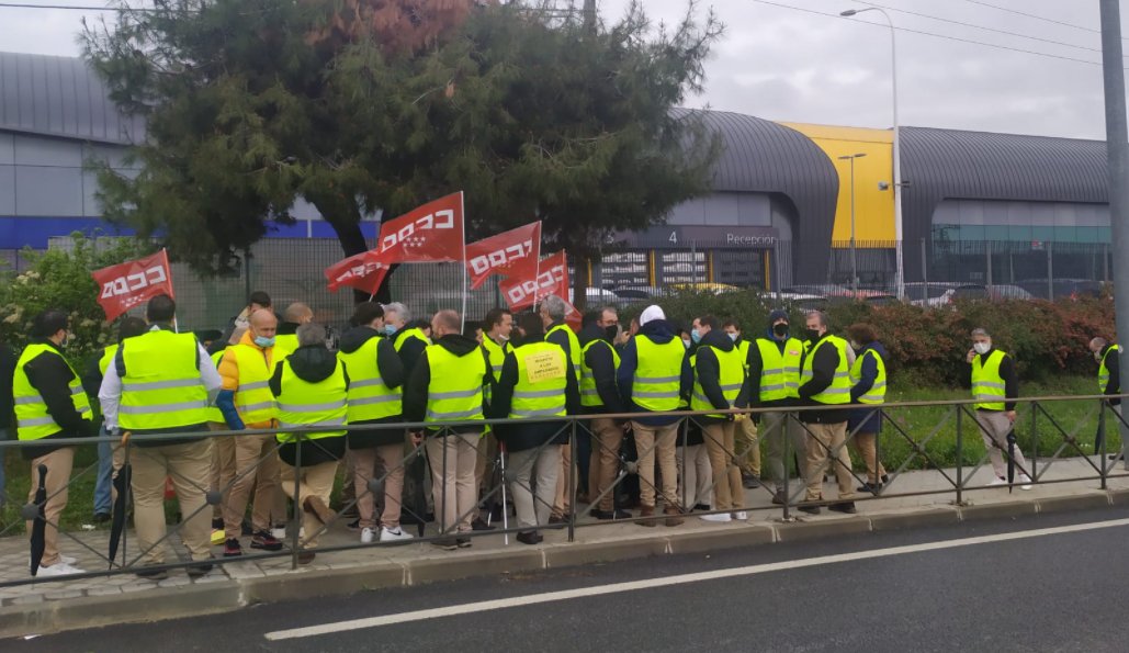 industriaccooma's tweet photo. Los trabajadores y trabajadoras en Renault Retail en #Madrid en Huelga por su convenio.

Continuarán con los paros convocados para los próximos días hasta que no se solucione esta situación https://t.co/76jDvHK9ED