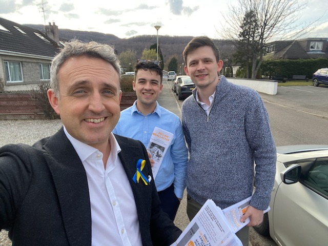 Some great conversations with Aviemore locals yesterday as myself, <a href="/agcolehamilton/">Alex Cole-Hamilton MSP🔶🇺🇦</a> and the <a href="/scotlibdems/">Scottish Lib Dems</a> team spent a couple of hours knocking on doors. Lots of local support for Lib Dems!