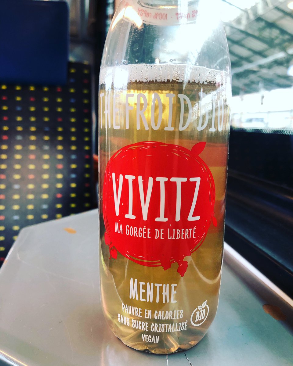 ameledebey's tweet photo. Peut-on m’expliquer comment un thé à la menthe pourrait ne pas être « vegan »? #effetdemode https://t.co/FsfbUp05DX