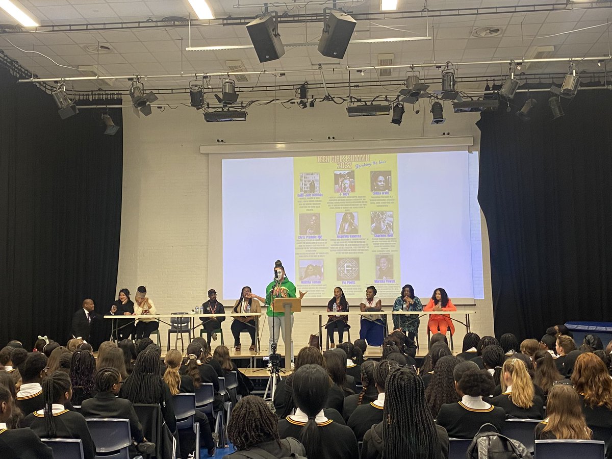 Let’s goooo! #teensummit2022 #FridayFeeling <a href="/Prendergast_PLS/">Prendergast Ladywell</a> #inspiringvanessa ❤️🎤