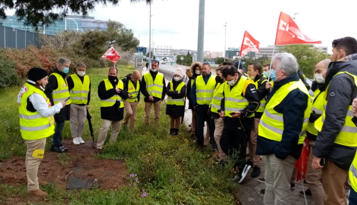 industriaccooma's tweet photo. Los trabajadores y trabajadoras en Renault Retail en #Madrid en Huelga por su convenio.

Continuarán con los paros convocados para los próximos días hasta que no se solucione esta situación https://t.co/76jDvHK9ED