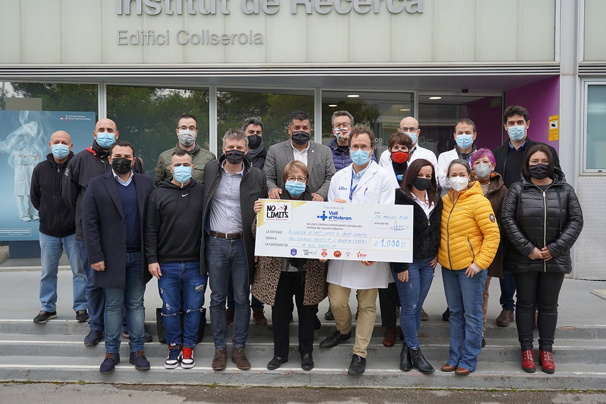 Gràcies, <a href="/nolimitscancer/">No Limits</a>, pel vostre donatiu de 1.000€ a la recerca en oncologia pediàtrica de #VallHebron! L'associació dona suport així al projecte en medicina de precisió liderat per la Dra. Aroa Soriano, IP del grup de Càncer i Malalties Hematològiques Infantils del #VHIR.
