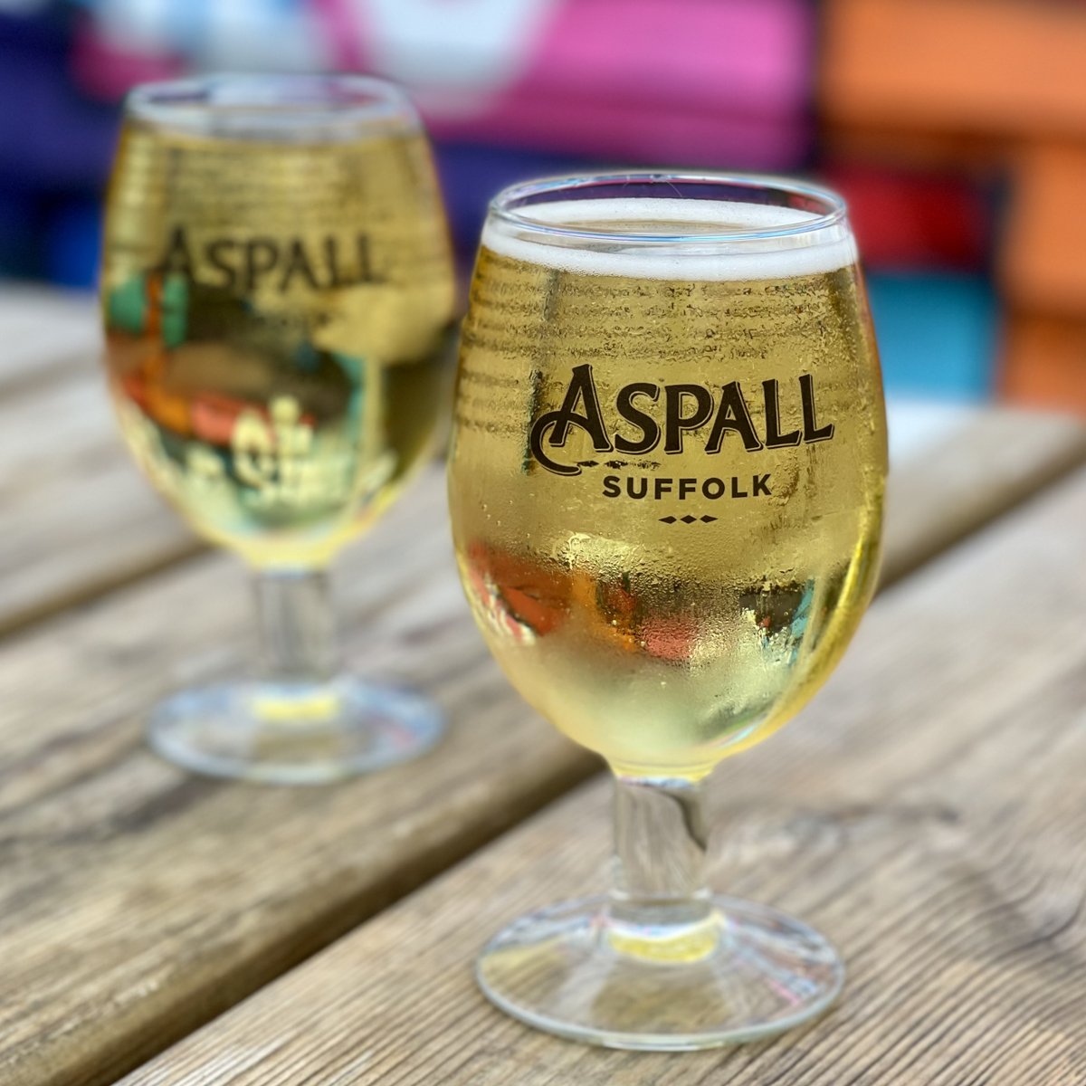 WellingtonWD6's tweet photo. It’s Friday, the sun is shining, the drinks are cold and it’s time to party into the weekend! Enjoy a delicious pint or two of Aspalls Cyder at the Wellington tonight and top floor fillers with DJ Jeffrey live from 9pm! https://t.co/H8YY65fi6E