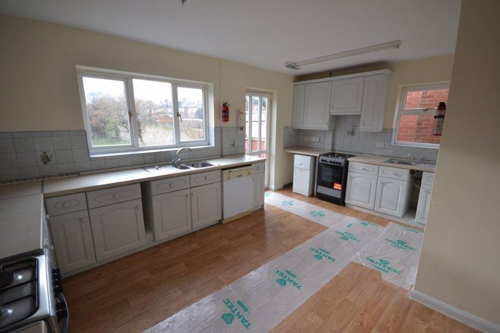 NJHLeicester's tweet photo. Reduced Student Let: Stoughton Drive North, Leicester, LE5 5UD. £65pppw. https://t.co/e6Cce21UJ5 https://t.co/xsMfUZP3sN