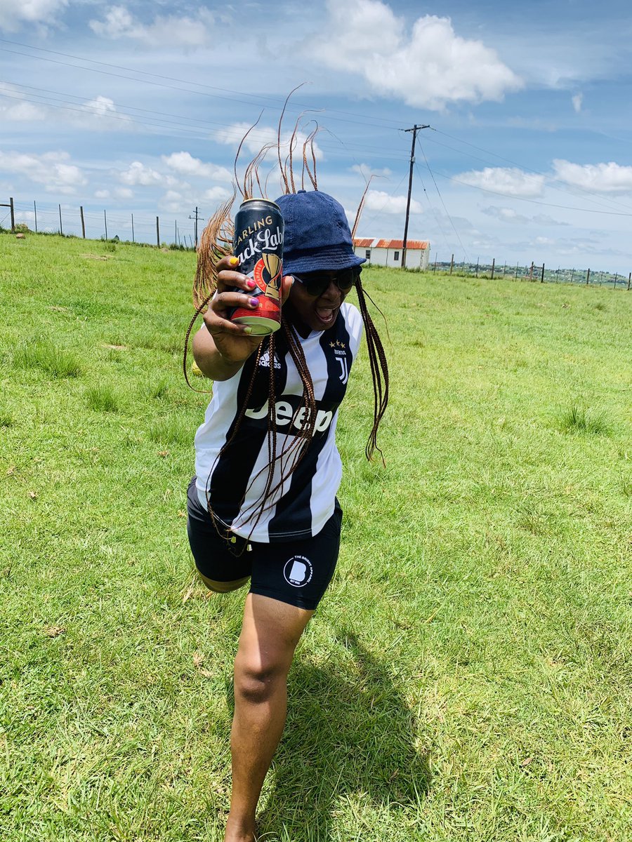 DollyMpongoma's tweet photo. #CarlingBlackLabel #ChampionsBeer #Ispoti #TCIF ♥️ https://t.co/MRQdAMNJRX