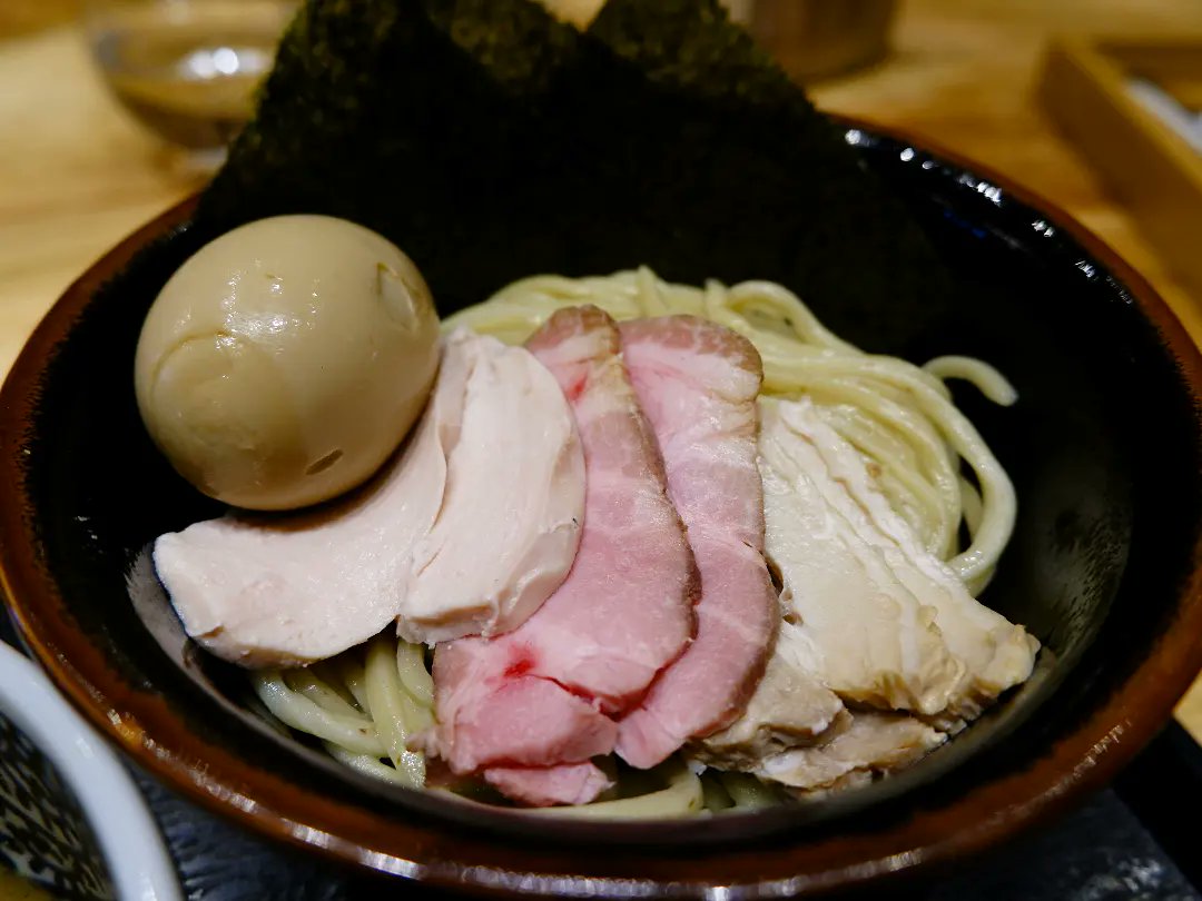 KAZ99_STARWARS's tweet photo. Finally!!🥹
去年の夏から待ってて、やっと実食！
味は言わなくても間違いないね！👍
#麺屋一燈 #MenyaItto 
#ramen #ラーメン #tsukemen #つけ麺 #Canada #カナダ #Vancouver #バンクーバー https://t.co/w5XryMnMwM