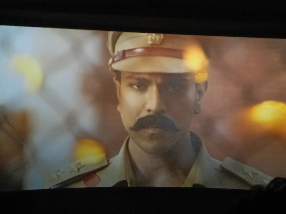 sunkuarjun's tweet photo. Blown away with the spectacular visuals of #RRRMovie . . What a screen presence of @AlwaysRamCharan @tarak9999 

Brilliant movie on a whole..

Take a bow Mr @ssrajamouli sir.. Glad i met you once https://t.co/z85JMaVl1u
