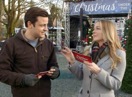 Dorano's tweet photo. #TylerHynes30DaysActorChallenge 
Day 21:It’s Christmas, Eve-
@tyler_hynes @hallmarkchannel @ahillbythecreek @donnajo63 @darla_tapp https://t.co/btQkIU5tOV