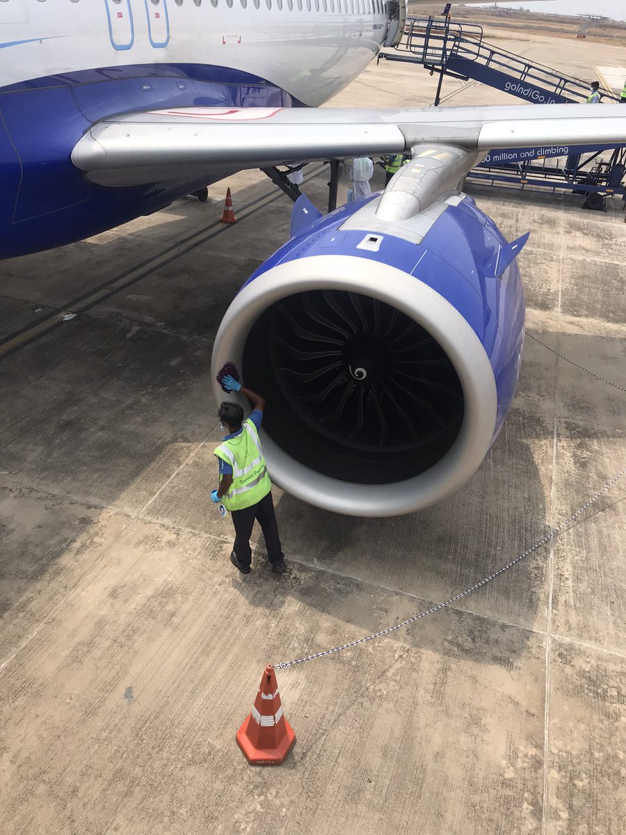 _ihavecontrols's tweet photo. The reason behind your #leancleanflyingmachine @IndiGo6E @soumojit_aero #Avgeeks #aviationphotography they are one of the most dedicated people i have seen doing their work.Thank you for your service https://t.co/lEia43nRF2