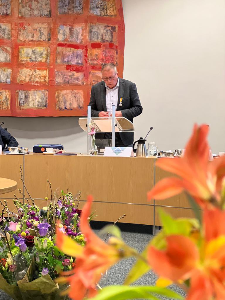 Nanno en Rikus werden bij hun afscheid benoemd tot Lid in de Orde van Oranje-Nassau voor respectievelijk twaalf en dertien jaar raadslidmaatschap. Trots!

2/2