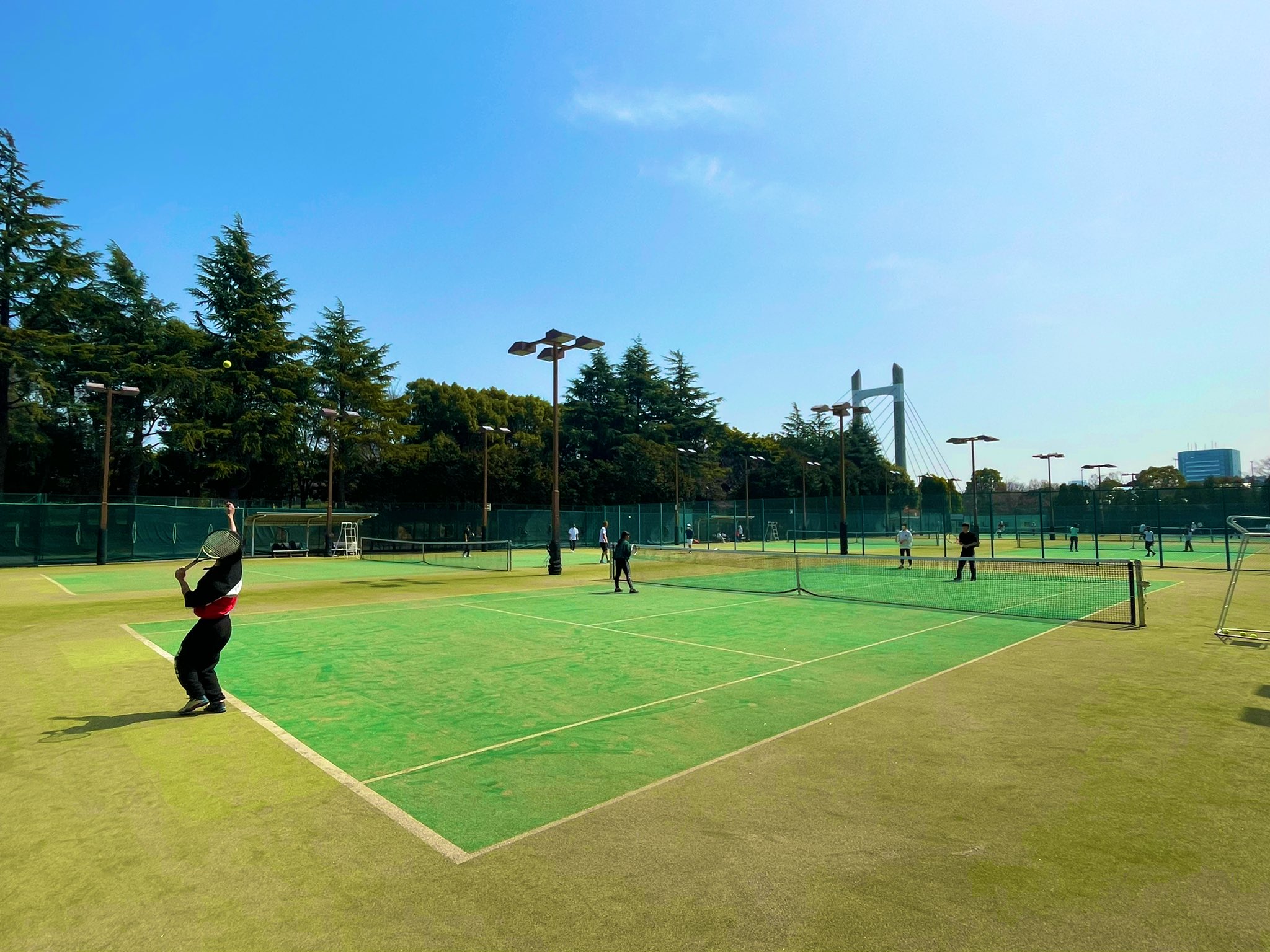 早大オレンジt Cアカウント移行しました こんにちは 今日も11時 13時で木場公園で練習体験会を行いました 新入生も来てくれてとても盛り上がりました 最近寒い日が続いていましたが 今日はポカポカで運動するのがとても気持ちよかったです 3月は30
