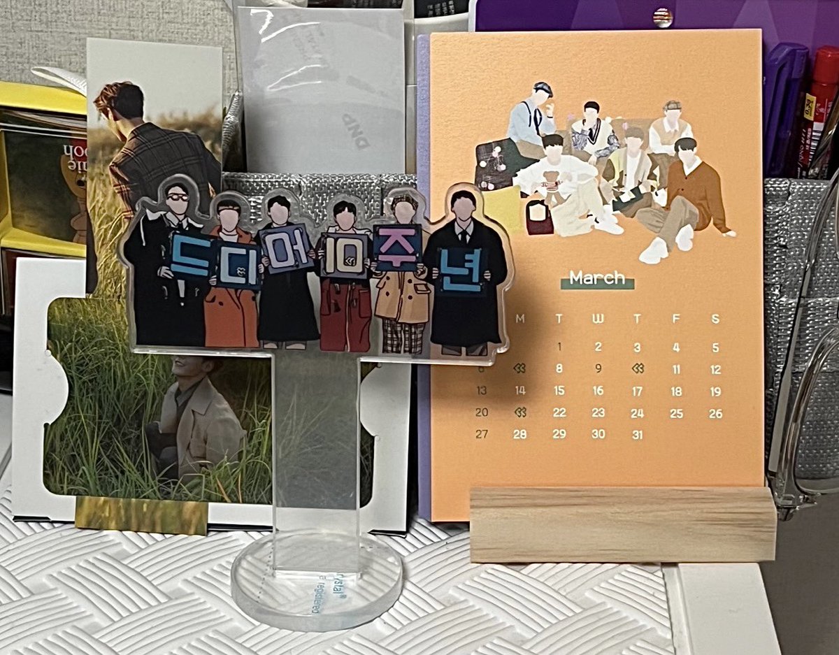 subsub__2ya's tweet photo. @today_btob 

당첨된거 왔어요!!
너무 빨리와서 놀랐는데 실물보고 또 놀랐다는,,🙊
비공굿으로 또 하나하나 채워가는 이 뿌듯함.. 감사해요 매일 닳도록 볼게요 💙 https://t.co/CKOWMkpt0E