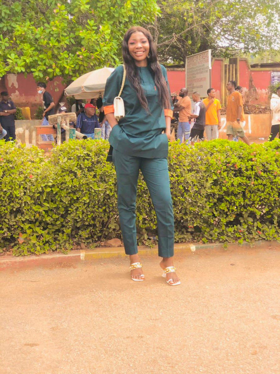 Happy graduation to me 

Let me listen to #rema calm down ✍️✍️