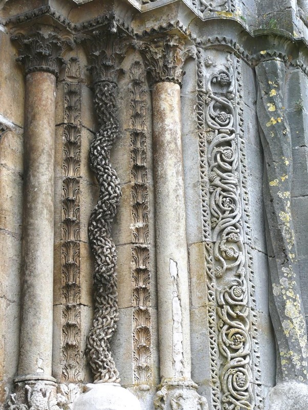 Love this ~ remarkable chain-link column, dating from the 12th century, at the Church of St Lazare in Avallon, France. Image at R shows it surrounded by more variations and carvings