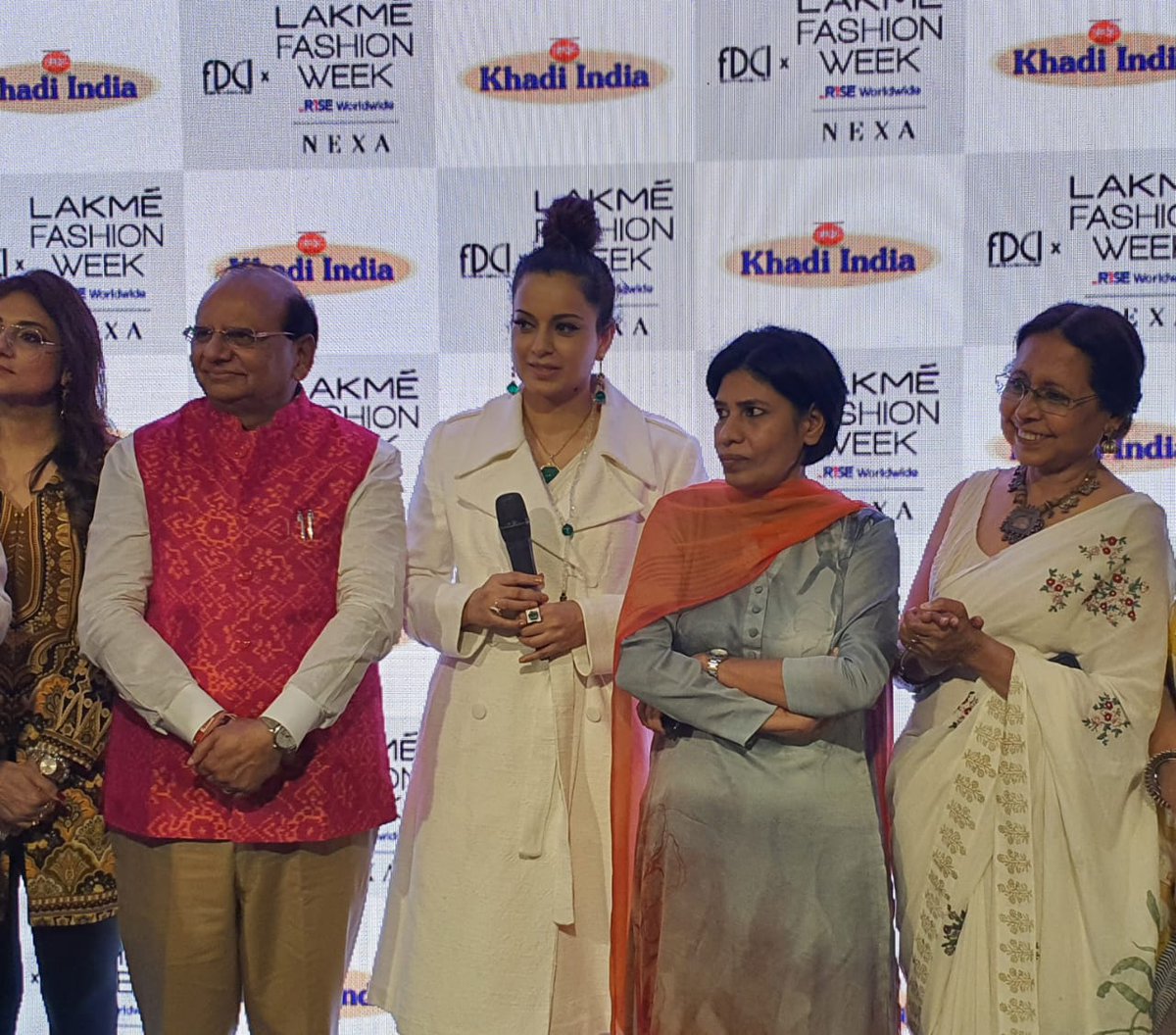 ChairmanKvic's tweet photo. Khadi marked an emphatic presence in global fashion arena with exclusive presentation in Lakme Fashion Week 2022. Six internationally acclaimed designers showcased the finest of Khadi collections led by a scintillating appearance by Kangna Ranaut. Khadi is truly global https://t.co/ekLSe4K0l5