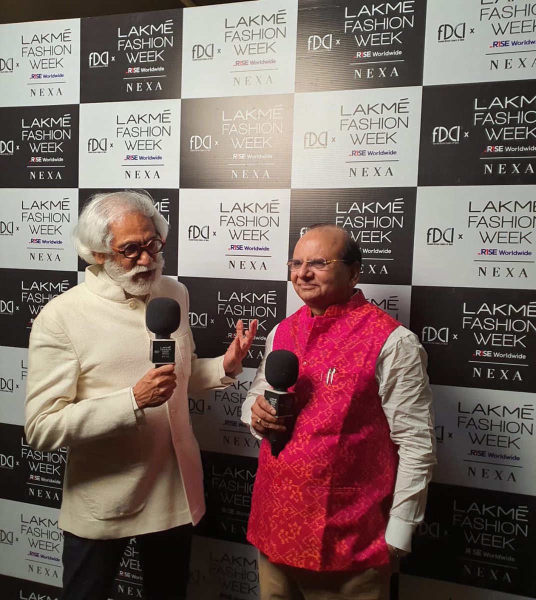 ChairmanKvic's tweet photo. Khadi marked an emphatic presence in global fashion arena with exclusive presentation in Lakme Fashion Week 2022. Six internationally acclaimed designers showcased the finest of Khadi collections led by a scintillating appearance by Kangna Ranaut. Khadi is truly global https://t.co/ekLSe4K0l5