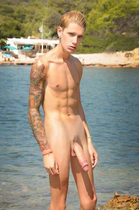 You like boys with huge cocks?
I’m sure you will like my page where you can find a lot of hung boys ?