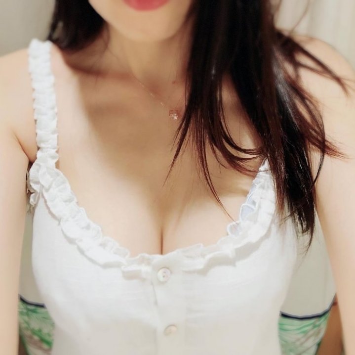 Chocola969696's tweet photo. 今日著得格外清爽， 最鐘意春天🥰 https://t.co/2pgi6f8r6H