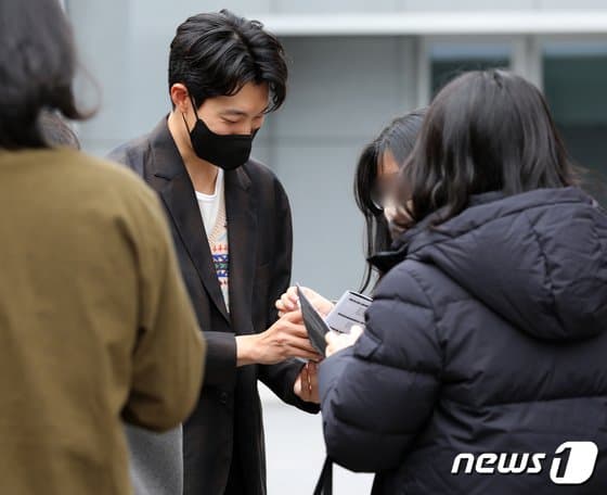 240578345's tweet photo. 오랜만이라 😭😭😭 https://t.co/afD1E9oXfQ