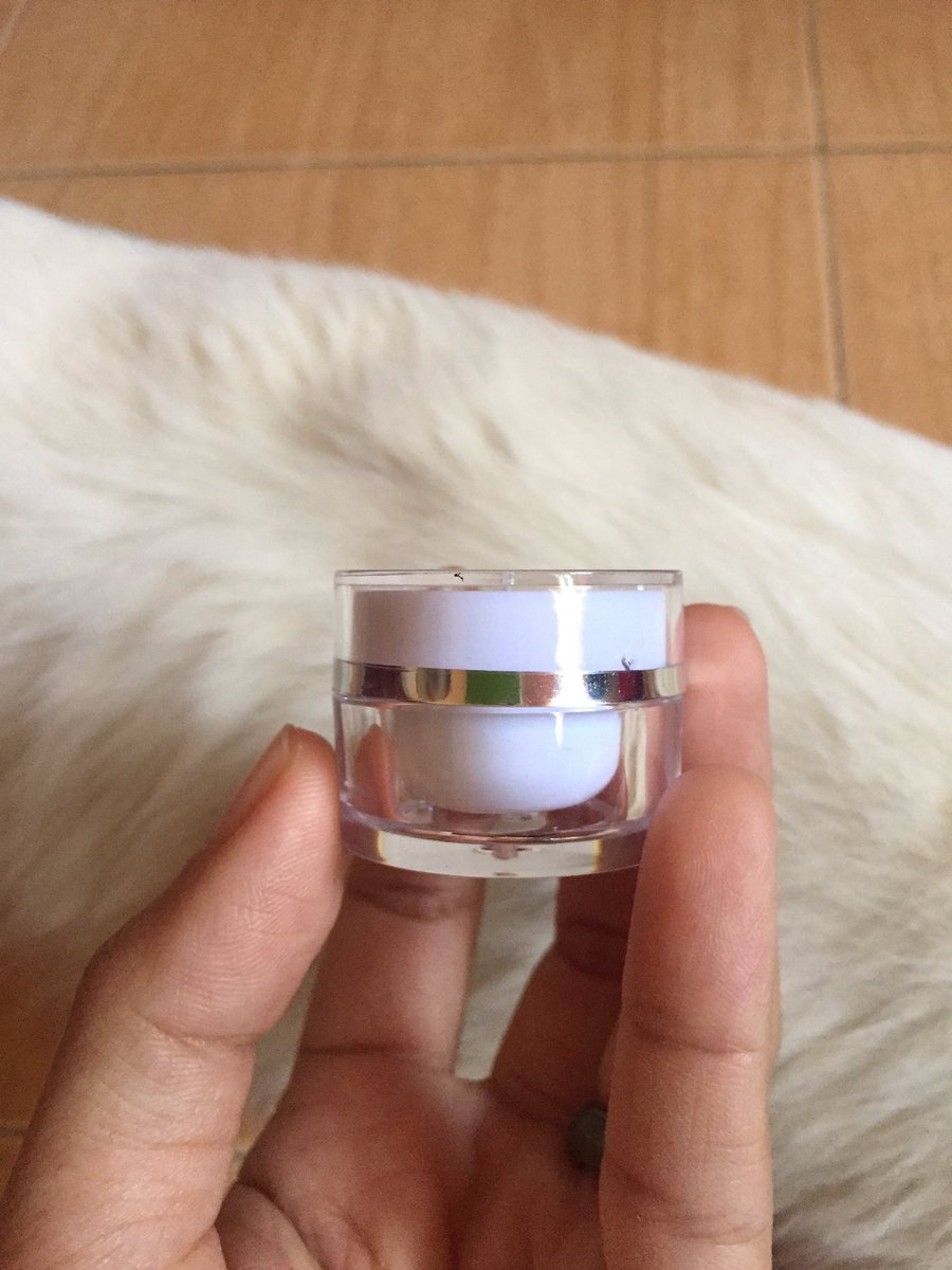 syahbwz's tweet photo. Review time! I was chosen to be one of the beta testers for a product from @kaymanbeauty thatโs gonna be launched very very soon ๐ Itโs Skintella Cleansing Sherbet, #MeltYourProblem ๐ต a cleansing balm that acts as the first cleanser in your double cleansing routine. https://t.co/4i8h2bKasn