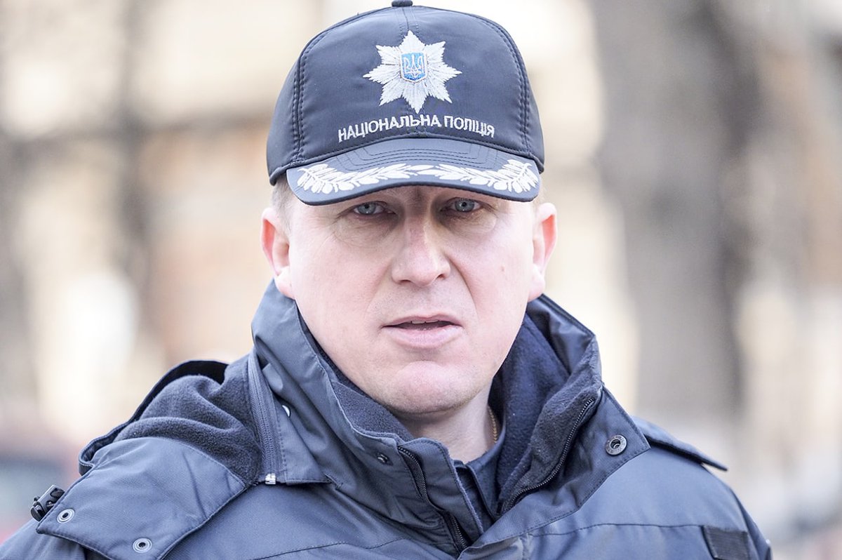 olgatokariuk's tweet image. Ukrainian police general Vyacheslav Abroskin offered to surrender himself to Russians if they allow him to enter Mariupol and evacuate children who are stuck there under the bombs. 'I will surrender to captivity at the last checkpoint at the city exit if kids are allowed to pass'