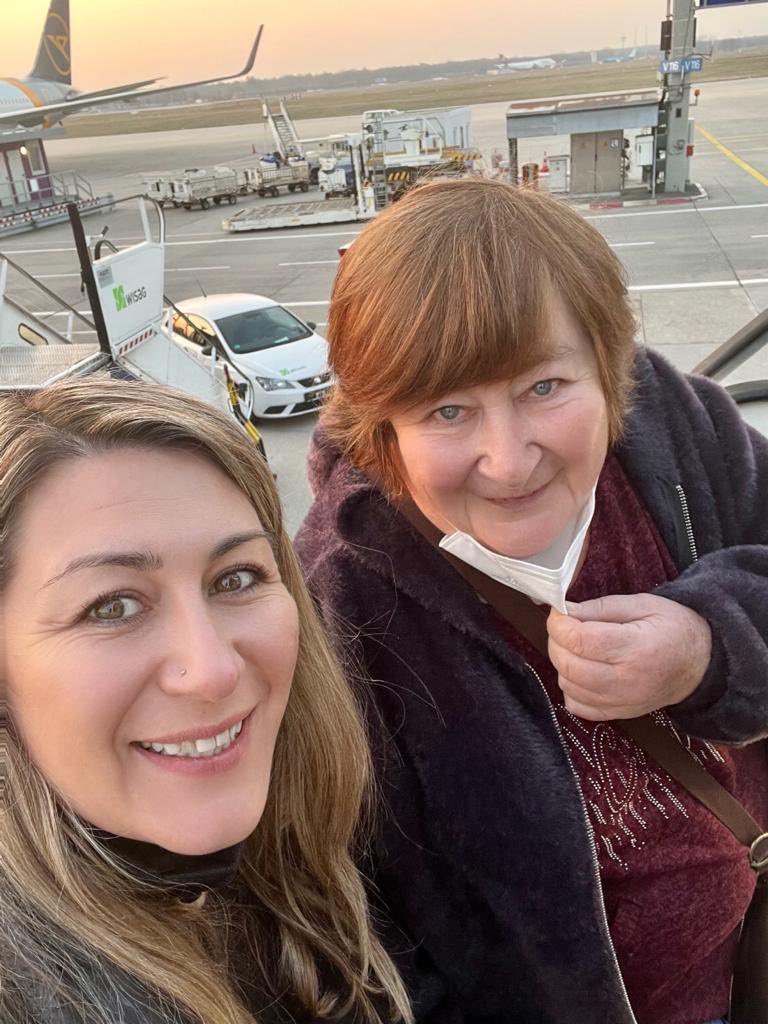 alanj555's tweet photo. Finally #cominghome #family #ukrainefamilyschene #UnitedKingdom #Ukraine #UkraineRussiaWar @British_Airways #motherdaughter #excited @mills_olya https://t.co/Zn9yByVFMf
