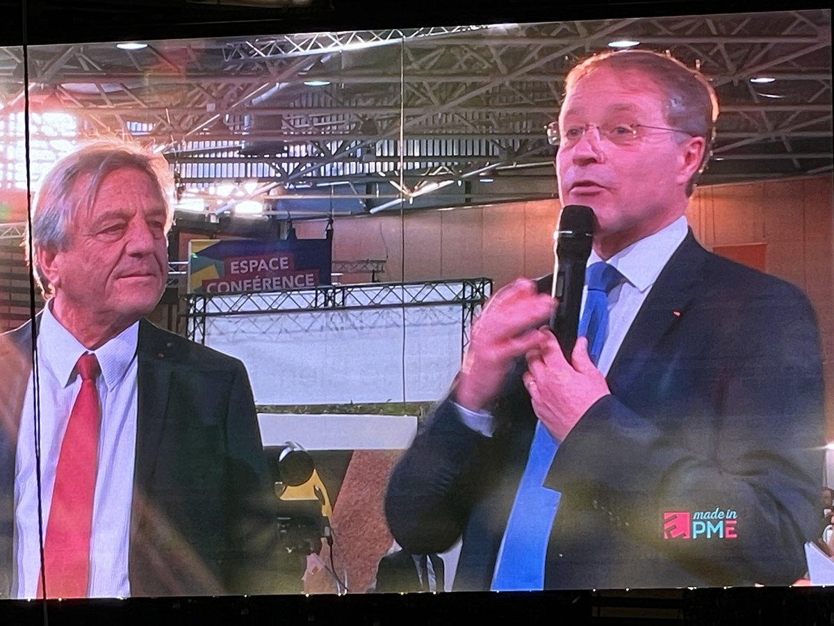 Magnifique journée « Made in PME » organisée par ⁦@CPMEaura⁩ . Le moment pour ⁦<a href="/AsselinFasselin/">François Asselin</a>⁩ de saluer l’action de François Turcas, President emblématique et charismatique qui a transmis le flambeau. Merci les François!