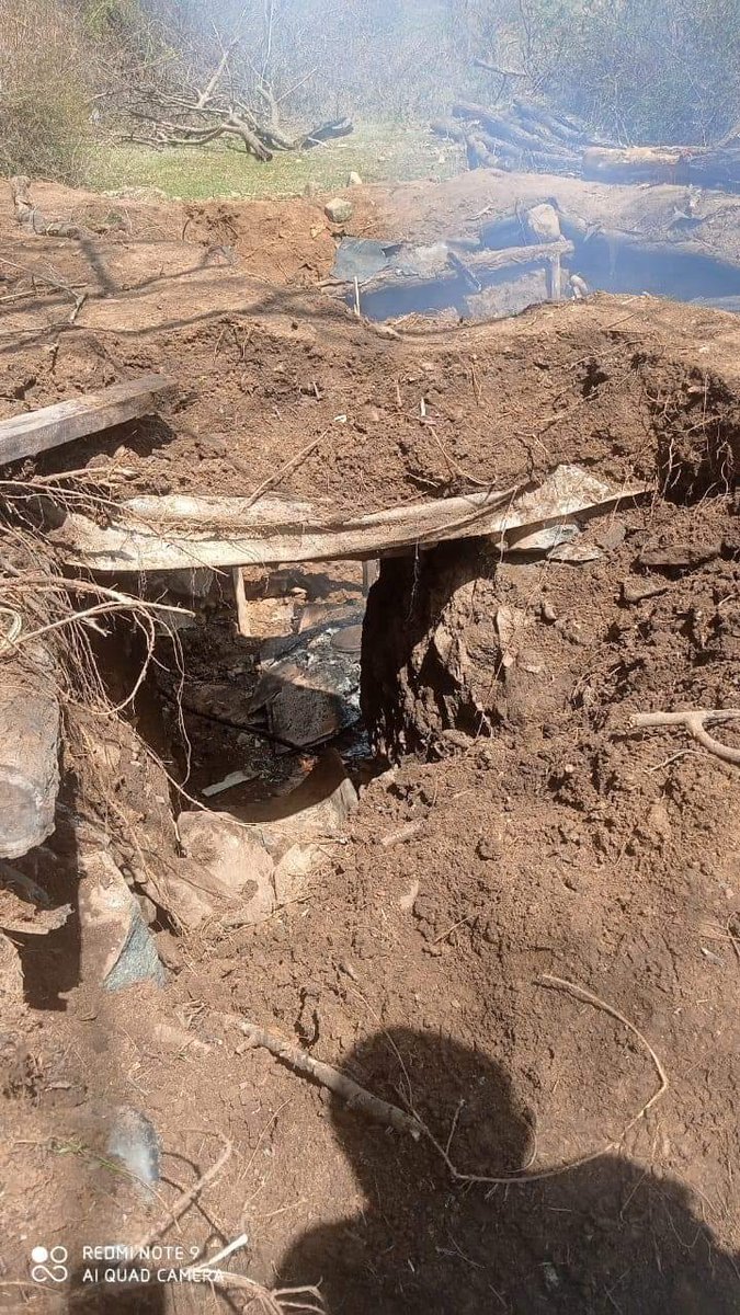 jkmediasocial's tweet photo. #breaking
Hide-out busted in Tral orchards
Joint Forces busted a militant hide-out in Midora Tral area of South Kashmir’s Pulwama district.
Official sources said that during a routine search operation in the orchards, Joint Forces unearthed a militant hideout.
@JmuKmrPolice https://t.co/sEXW2KuuOQ