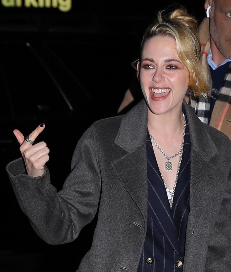 kriestwan's tweet photo. "Kristen Stewart                  "Oscar
is my valentine"              nomineee!!" https://t.co/bKfKcS6qJD