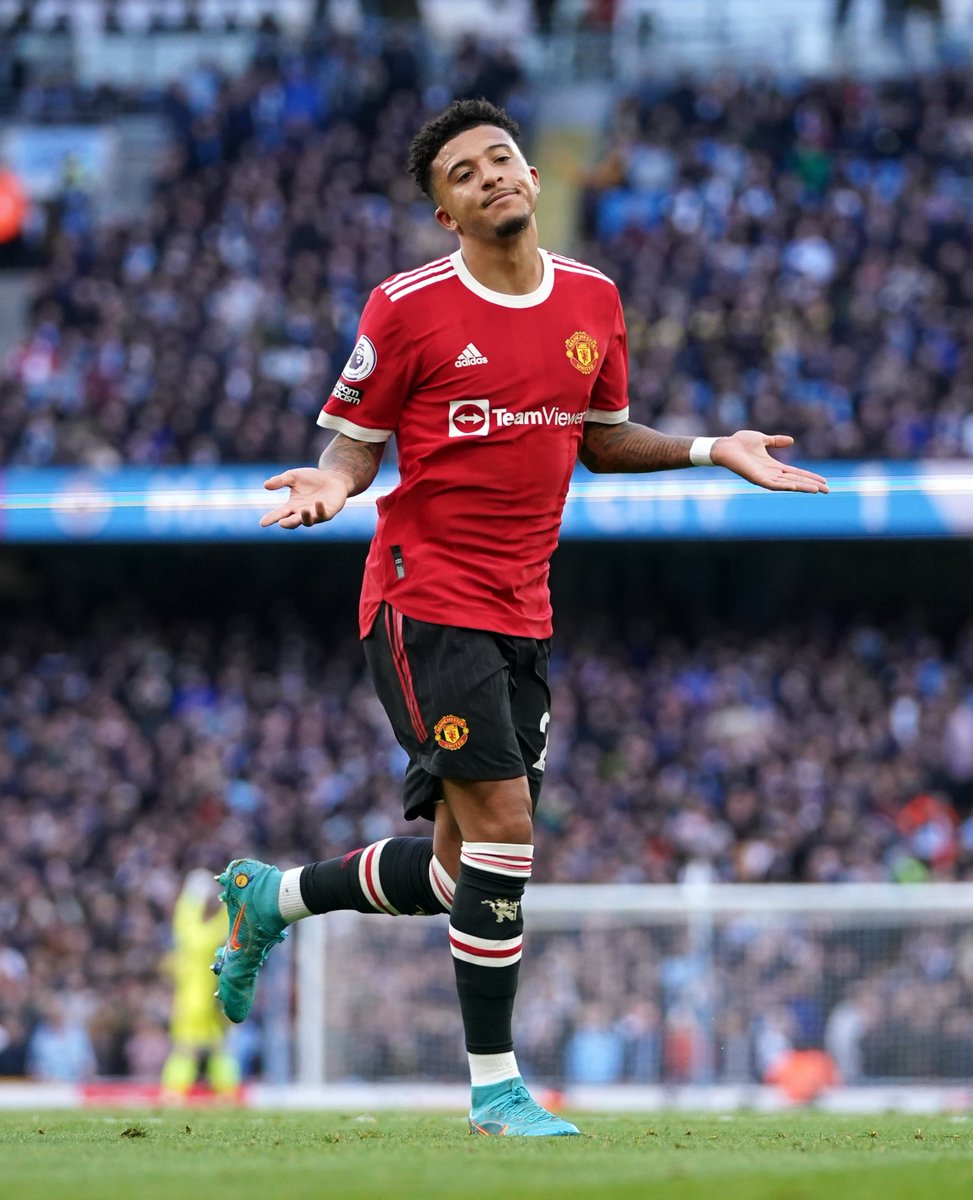 Squawka's tweet photo. Happy 22nd birthday to Jadon Sancho.

◉ 156 league &amp; UCL appearances
◉ 47 goals 
◉ 54 assists 

Only Thomas Müller (64) and Lionel Messi (53) have provided more league assists than the Englishman (44) since 2018/19. 🥳 https://t.co/GOFGaCjx8C