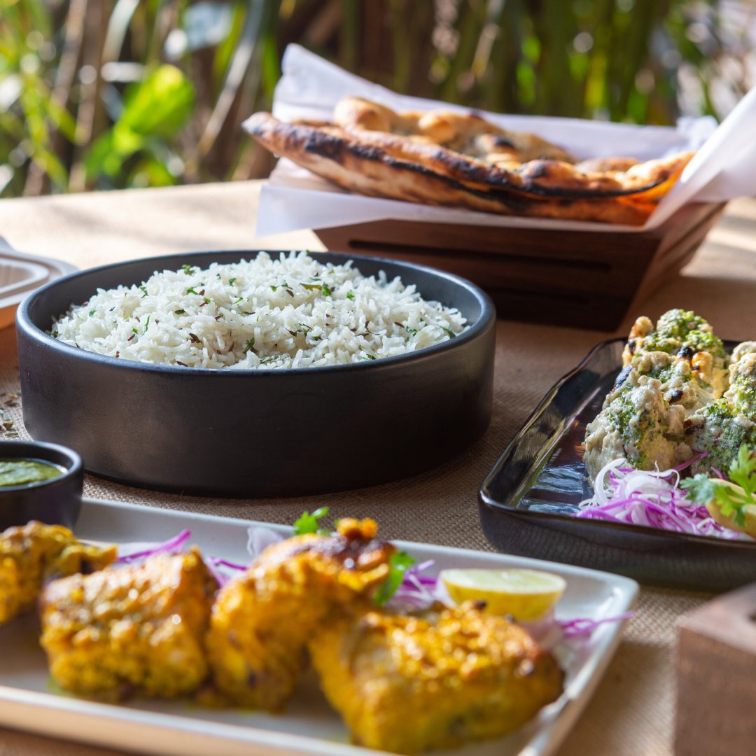 Savour the finest #NorthIndian flavours like never before, all from the comfort of your home! Ajwaini #FishTikka, #MalaiBroccoli, #TandooriChicken and a whole lot more, order now from GaramMasala. 🤤

#Foodies #Bangalore #Lunch
