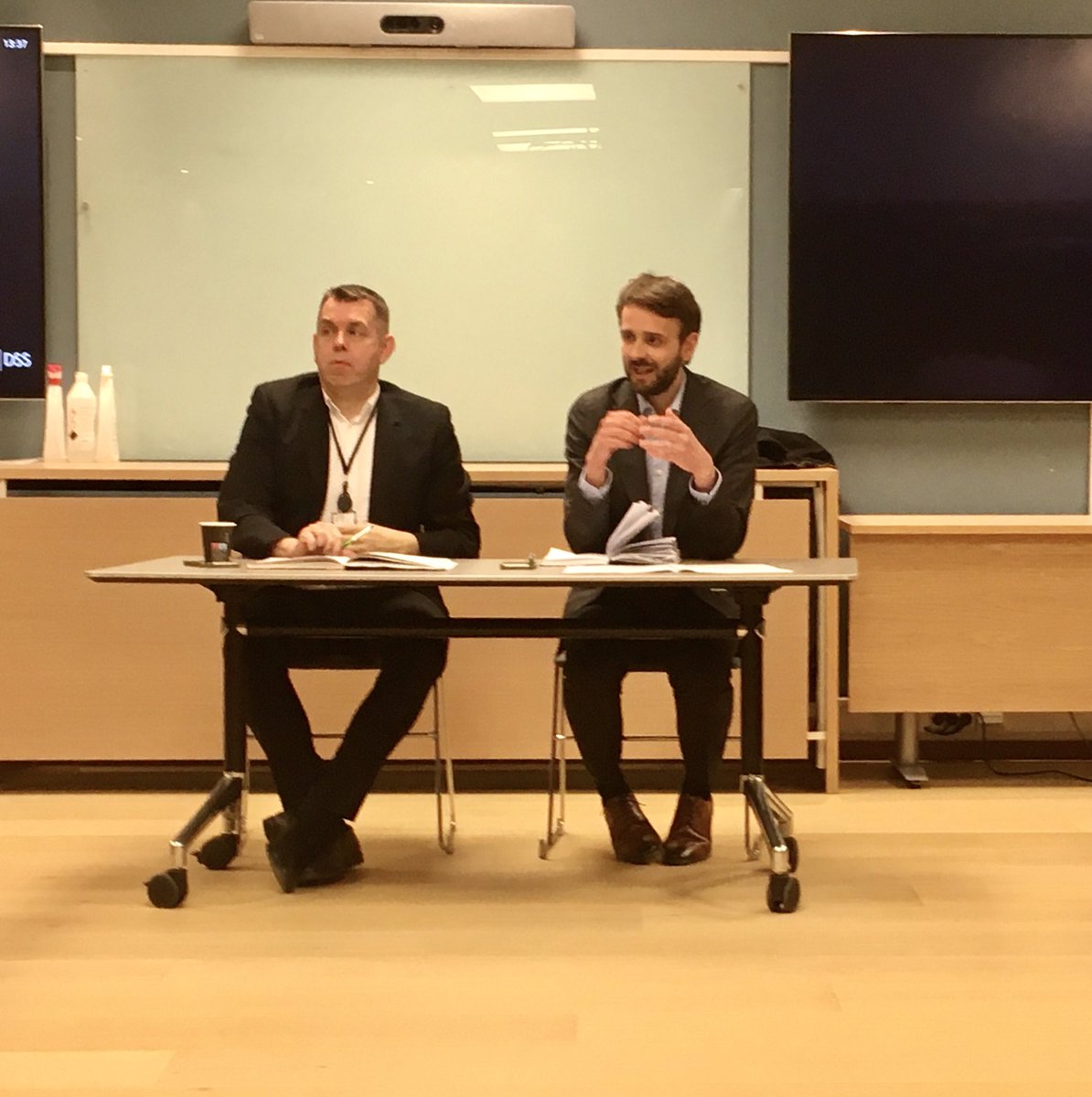 Nyttig møte mellom næringsminister Vestre og landsforeningene i NHO i går. Krigen i Ukraina krever godt samarbeid. Næringslivet ønsker å avhjelpe situasjonen, samtidig som sanksjonene rammer dem. <a href="/jcvestre/">Jan Christian Vestre</a> <a href="/Abelia_NHO/">Abelia</a> <a href="/NHO_no/">NHO</a> <a href="/NFdep/">Nærings&fiskeridep</a>