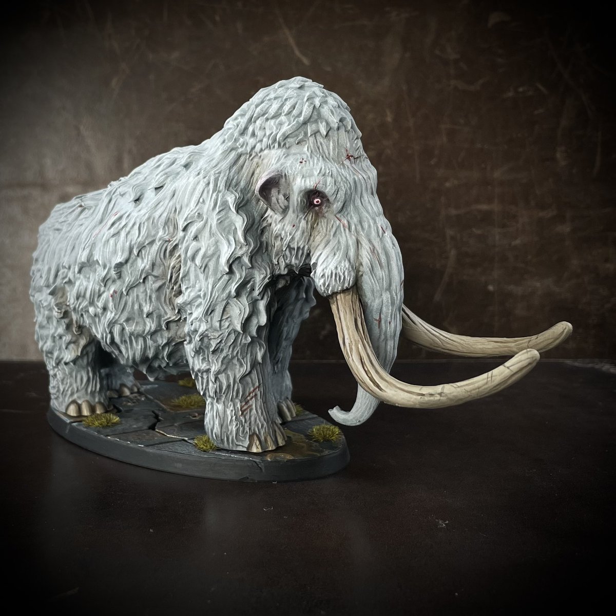 TheSimonElsen's tweet photo. It’s here! The great white mammoth… @WarComTeam #warcry #WarhammerCommunity #untamedbeasts #slavestodarkness #chaos #chaoswarriors https://t.co/xg9Q1ql31t