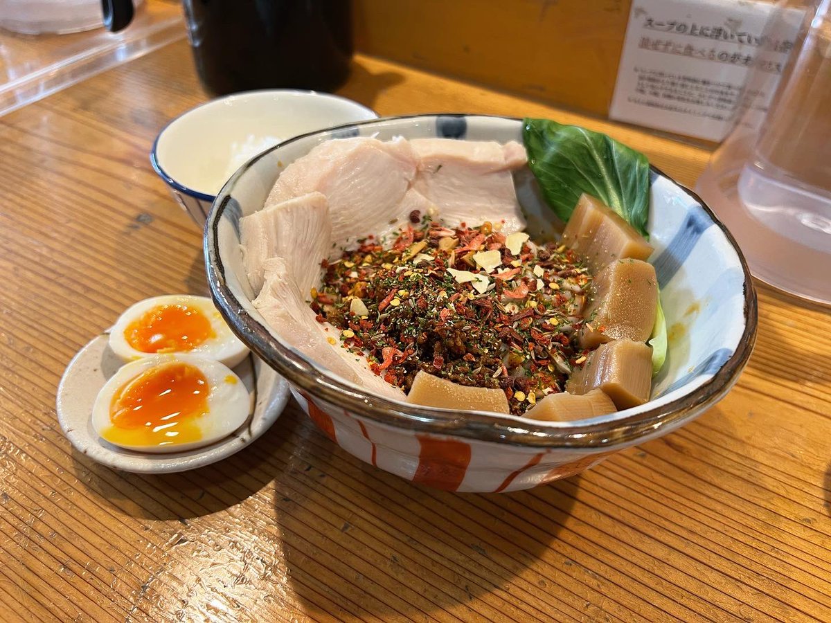 fhinra's tweet photo. #スパイス坦坦まぜそば
#美味しいぞ🍜　#ramen #noodle #tsukemen #mazesoba #yummy #Kyoto #japan #menyasanda

麺屋さん田さんへ
スパイス坦坦まぜそば
[毛沢東]
全部のせトッピング。

食べたくてまた来てしまった😊
ジャクジャクと痺れの効いたスパイスを噛み締めながらのストレート麺👍
うまいぜ https://t.co/Jwn92kn8YW