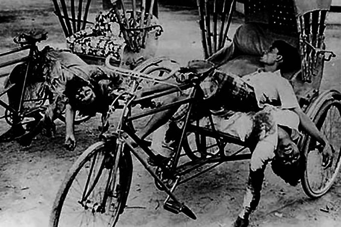 NelofarSiddique's tweet photo. On the fateful night of 25 Mar,1971, the Pakistan Army officially #launched its campaign of genocide in erstwhile #EastPakistan,by unleashing death squads that mercilessly #killed 7,000 unarmed, innocent Bengalis in 1 single night.
#GenocideByPak #PakGenocide https://t.co/heItFDNEC8