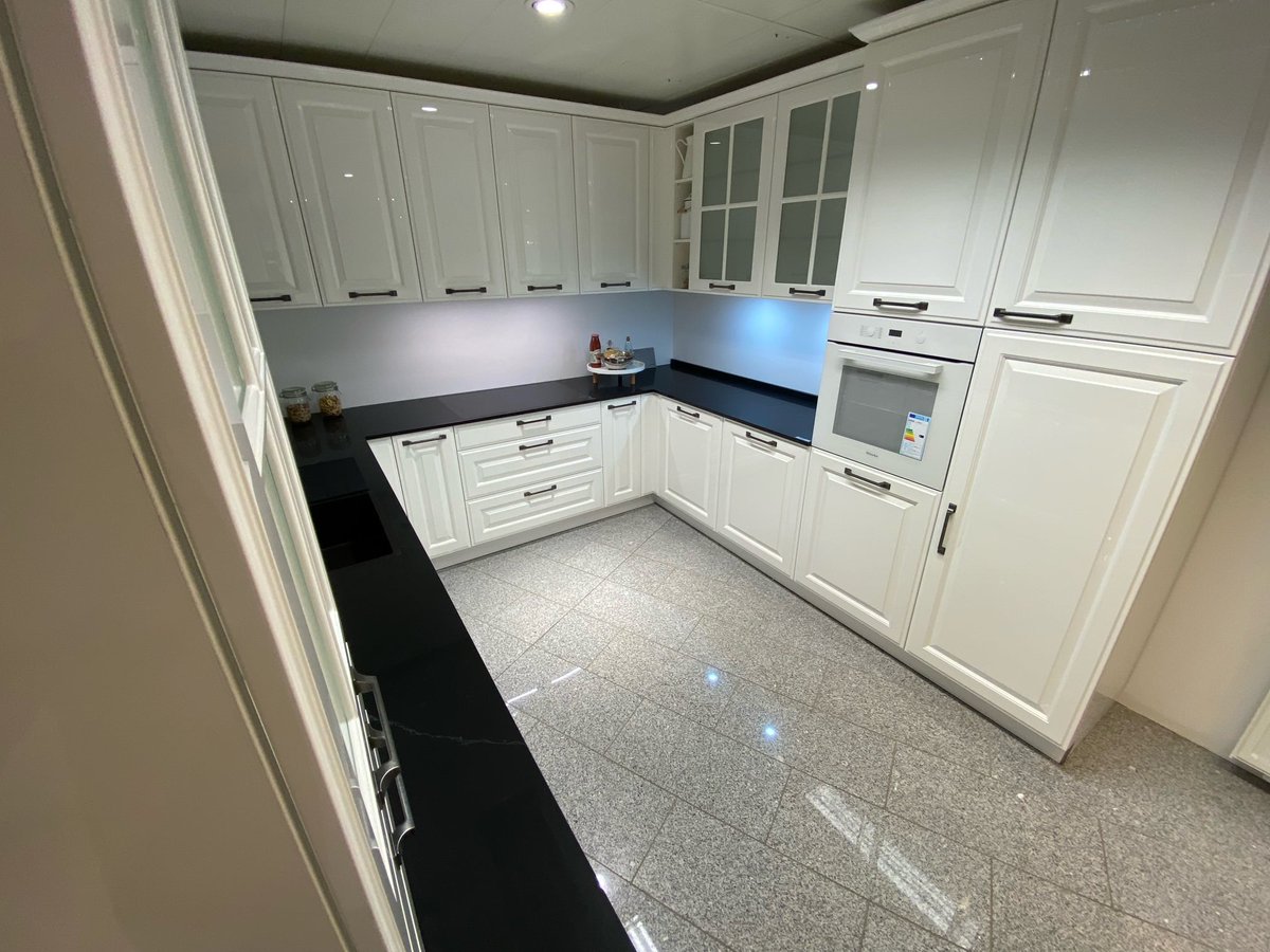 MaiHuiming's tweet image. Soapstone is the best choice for your #kitchen, the white veins against dark base offer a noble pattern with endless aesthetic possibilities.  
#quartzcountertop #kitchentop #fasastone