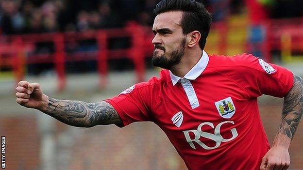Happy Birthday Marlon Pack, a legend with 283 appearances for the club! 