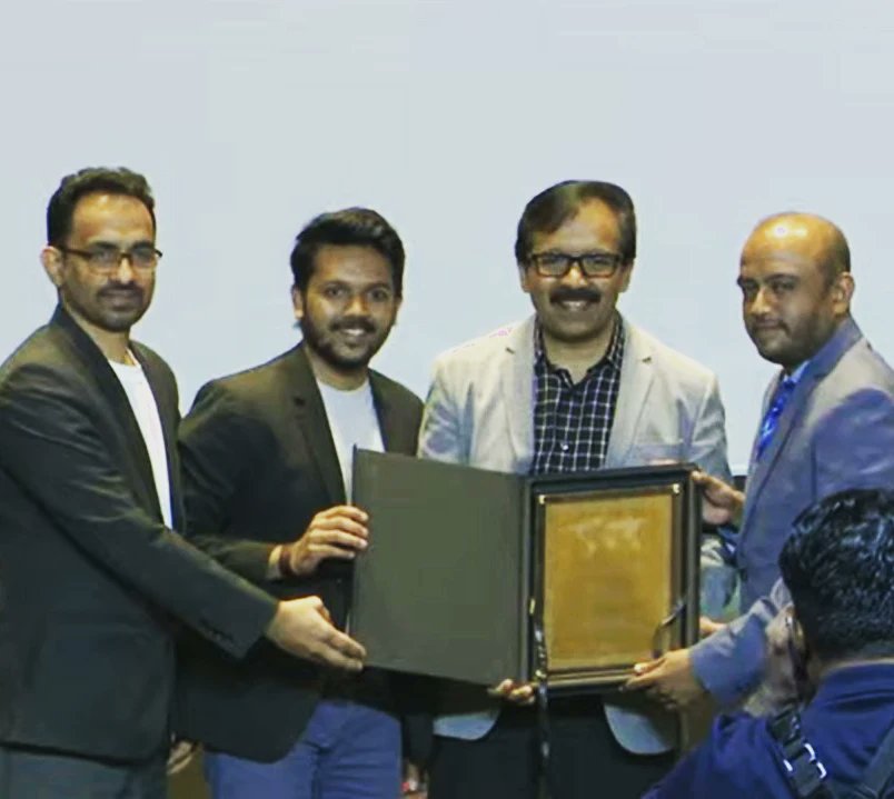 aa____di's tweet photo. Vieroots awarded as The Best Company at Health 2.0, Dubai. Kudos to the entire team of Vieroots &amp; all the Viepartners.
Explore more on: https://t.co/xQbq2efmRW

#vieroots #vierootswellness #health2.0 #health #wealth #happiness #lifestyle https://t.co/YiOhPT3zxa