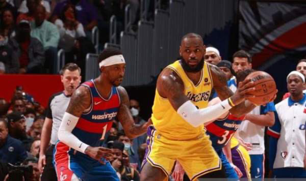 LionPridePress's tweet photo. In the just concluded NBA regular season, the Lakers lost 119-127 to the Wizards after four hard quarters away. After losing the game, the Lakers were only 0.5 games ahead of the 10th pelican, and the situation was not optimistic. https://t.co/0WhauzLuuW