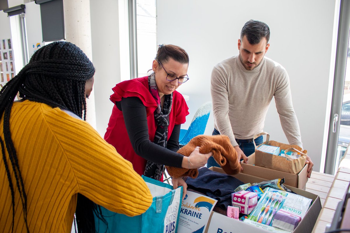 [SOLIDARITE UKRAINE]🇺🇦
Toutes les entités HESUS se sont mobilisées en #soutien et #solidarité aux citoyens d’#Ukraine  :
* collectes de produits de 1ère nécessité et vivres sont organisées dans nos entités #France #Suede #UK #Pologne #fiersdenoscollaborateurs  #solidarité