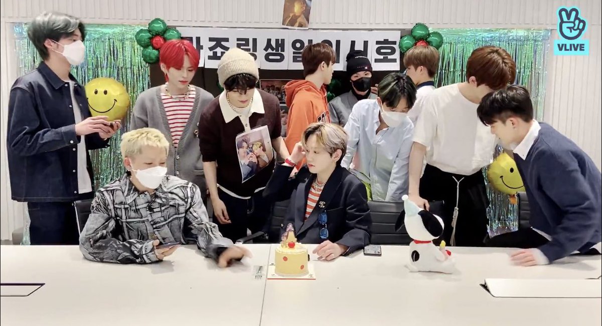 ชอบโมเม้นนี้มากแบบต้องมองทุกคนได้เวลาเดียวกันอันดันแรกฉันโฟกัสใครก่อนดี555555555555555555555555