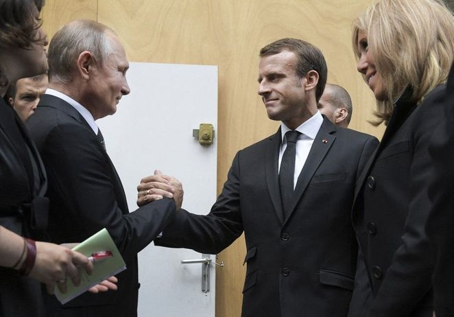 LaSouche84's tweet image. Ne faites pas circuler cette image aux russophobes macronistes, ils vont buguer.
#MacronPoutine 🥰
