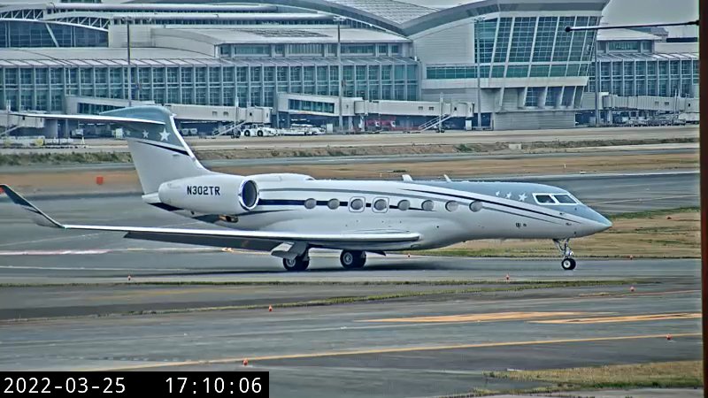 またまた久しぶりの😂
#GulfstreamG650
沖止めスポットへ
⭐のマークが可愛い飛行機ですね☺️
#くまくまくまチャンネル
#福岡空港ライブカメラ
#福岡のカメラさん日記
#プライベートジェット
#福岡空港